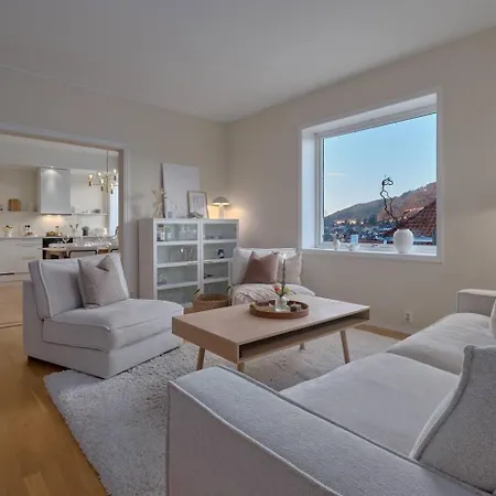 Appartement Luxurious W/ Beautiful Location *